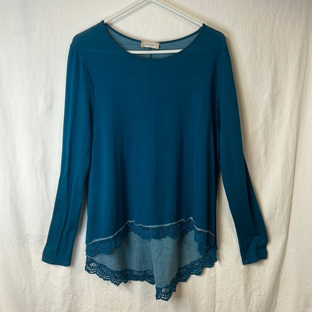 Altar’d State Women’s Tunic Size L Teal Lace Trim at Hem Crew Neck